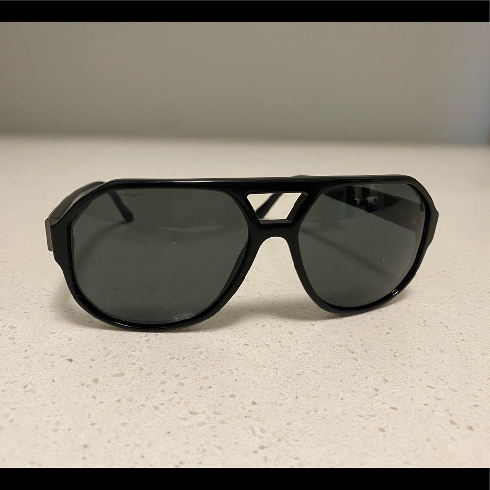 Burberry Black Aviator Sunglasses with Dark Gray Lenses and Double Bridge